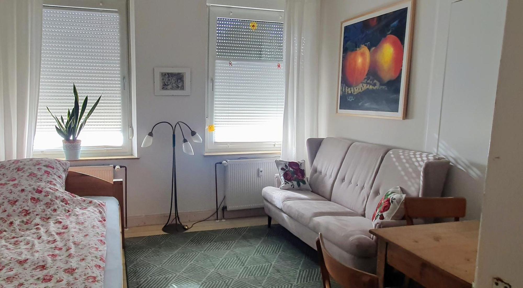 Schoenes Helles Mit Bad, Naehe Bilk, Naehe Uni Homestay Dusseldorf